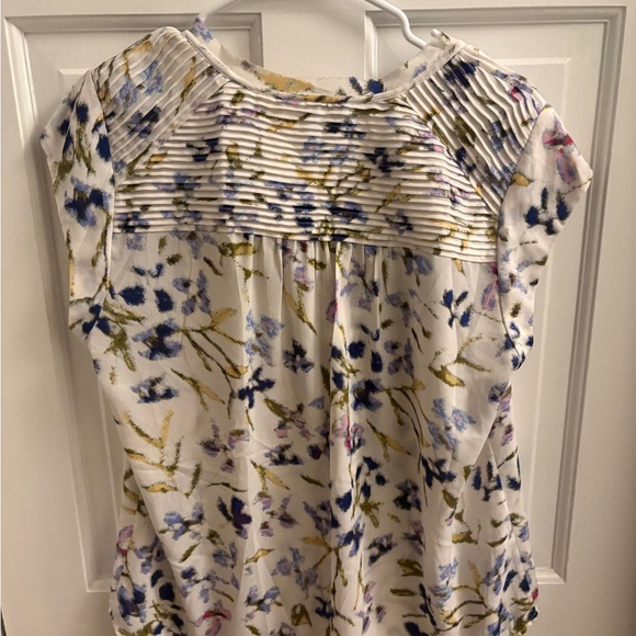 Daniel Rainn Blue Cream Flutter Sleeve Blouse - Picture 5 of 6